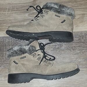 Women's Sporto Leather Insulated waterproof boots size 7.5 M